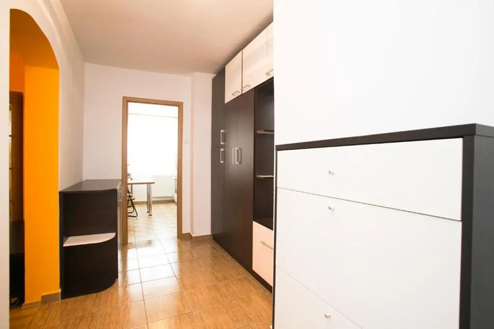 Room 8 of 13