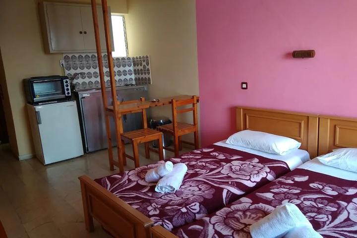 Room 5 of 17