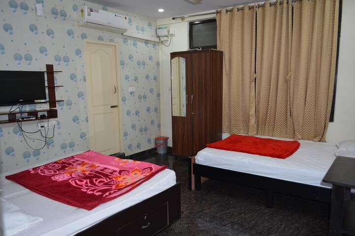 Room 8 of 22