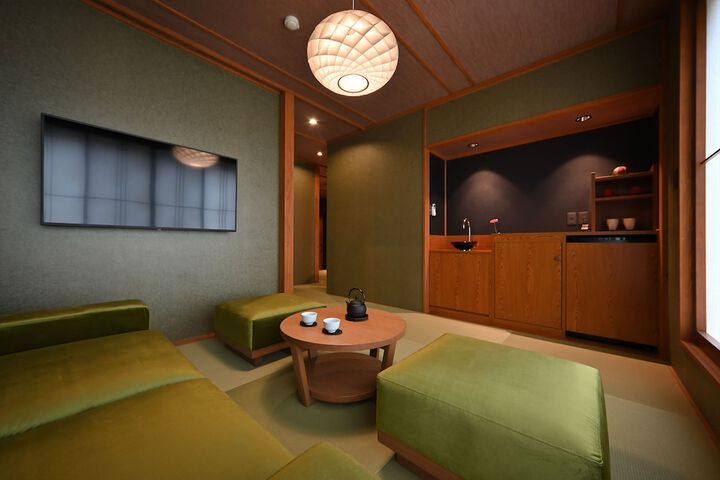 Room 13 of 124