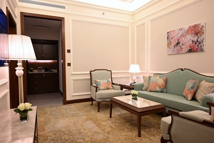 Room 36 of 100