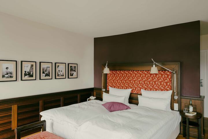 Room 25 of 87