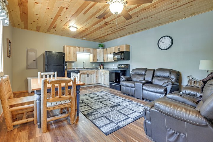 Cozy Lake Wissota Escape w / Community Dock!