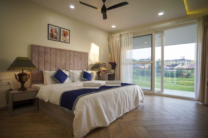 Room 8 of 53