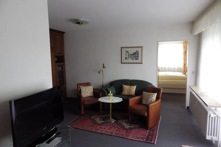 Room 5 of 17