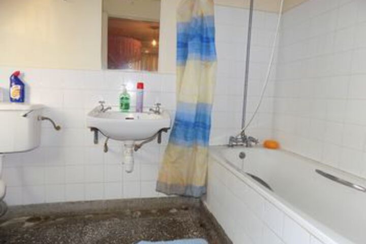 Room 3 of 17