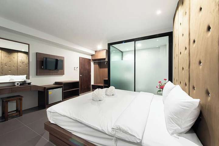 Room 9 of 31