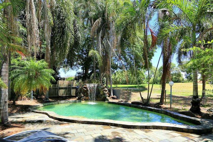 Pool 37 of 48