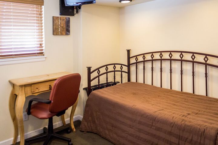 Room 7 of 90