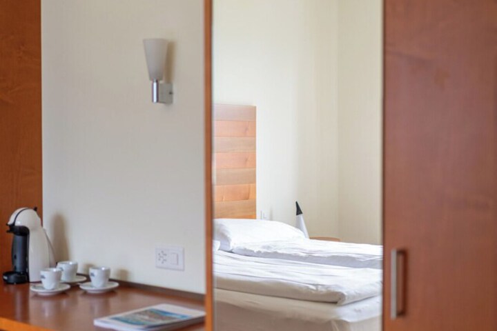 Room 34 of 156