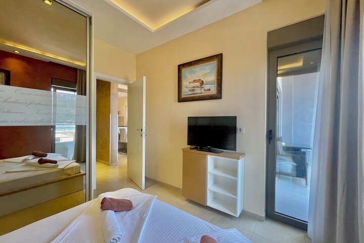 Room 14 of 119