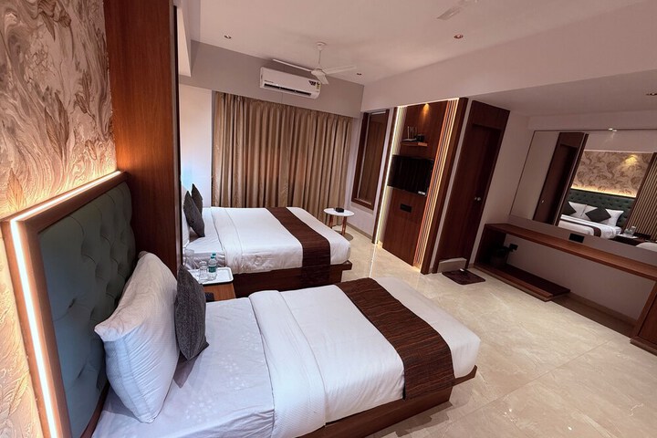 Room 38 of 74