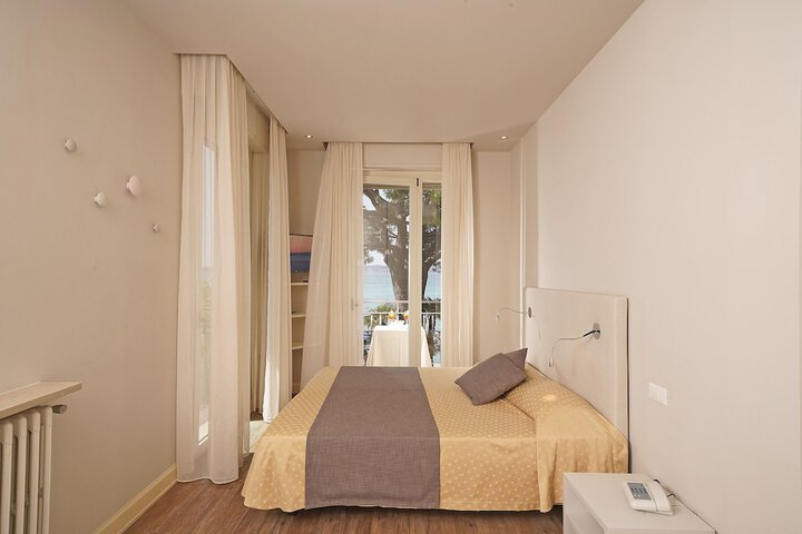 Room 13 of 47