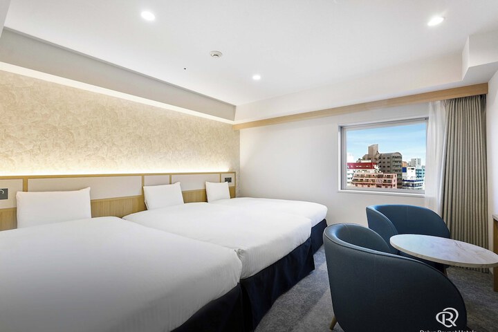Room 9 of 42