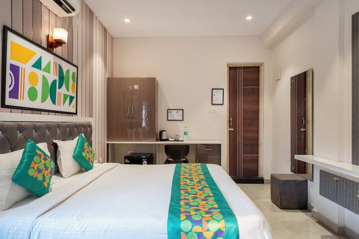 Room 14 of 38