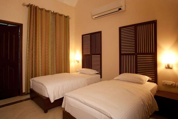 Room 4 of 26