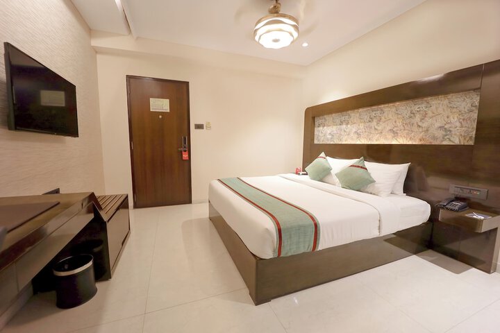 Room 17 of 42
