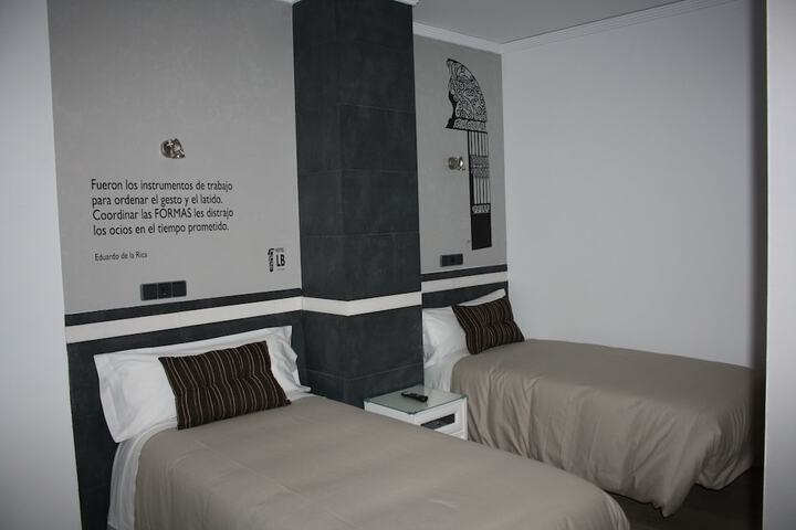 Room 6 of 66