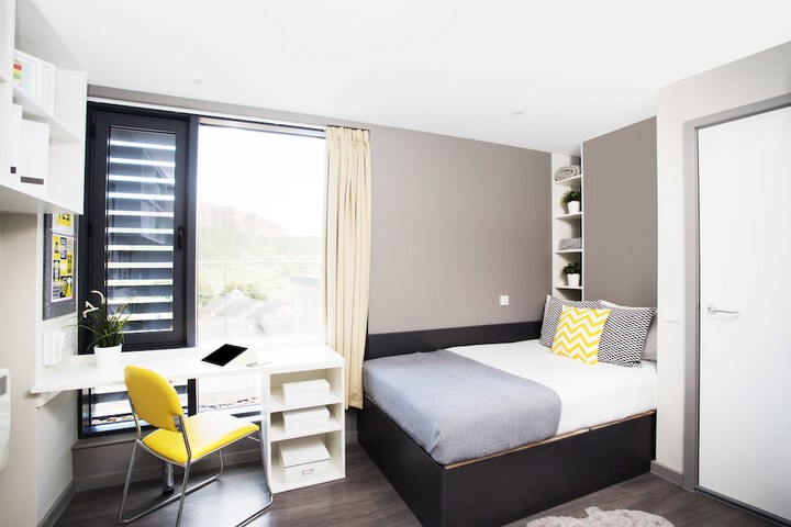 Room 8 of 26