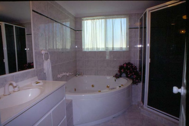 Room 16 of 19