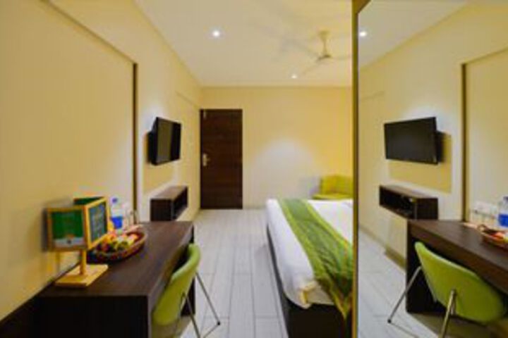 Room 28 of 61