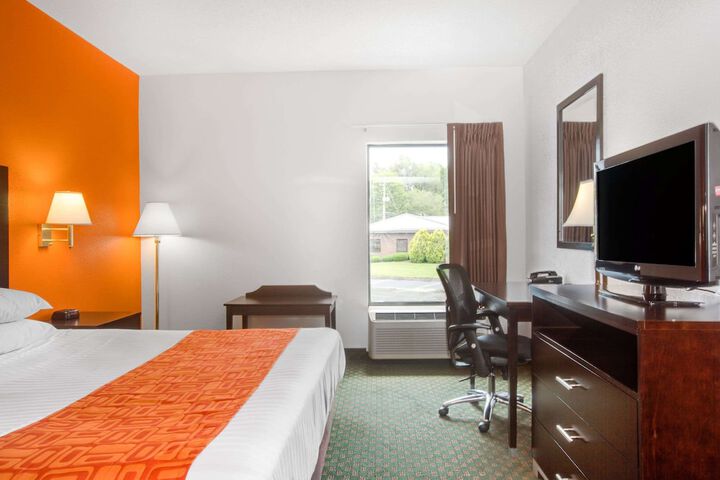 1 King Bed Mobility Accessible (15 of 15)