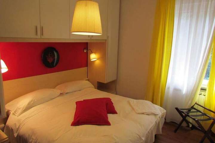 Room 8 of 63