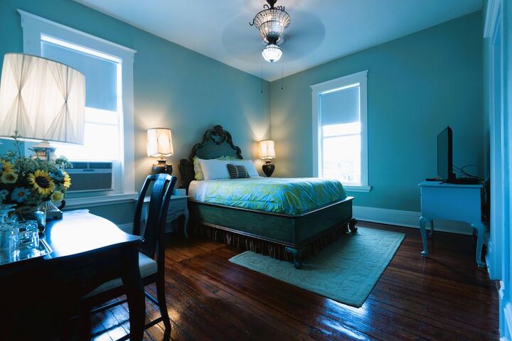 Lodge Premium Cabin Queen Bed (47 of 79)