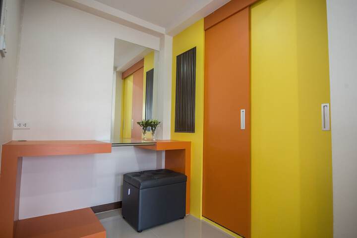 Room 8 of 17
