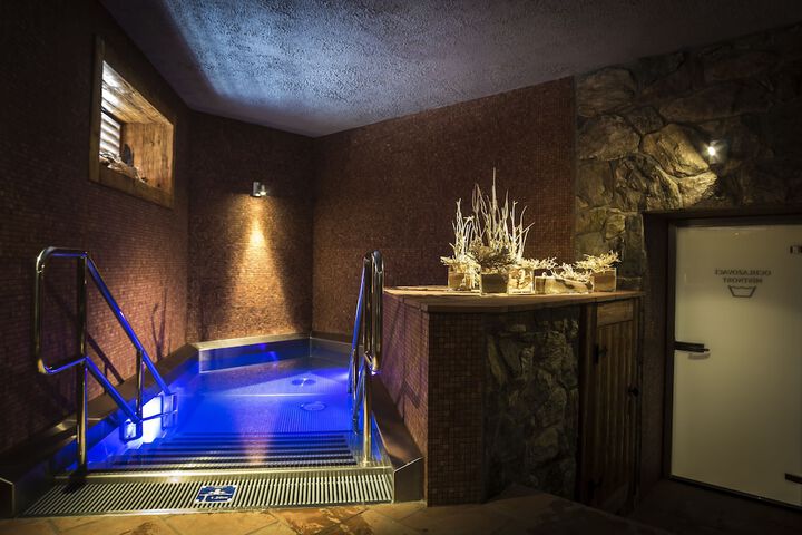Spa 8 of 24