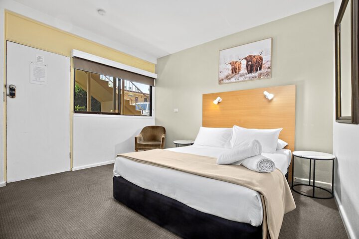 Room 3 of 25