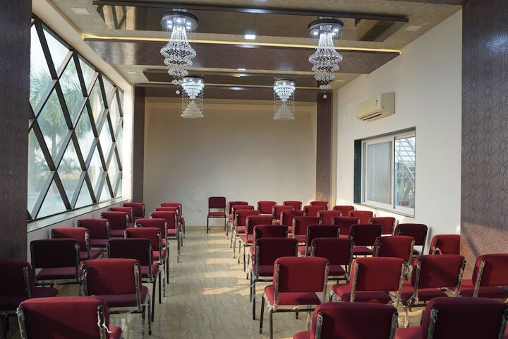 Ballroom/Hall 41 of 43