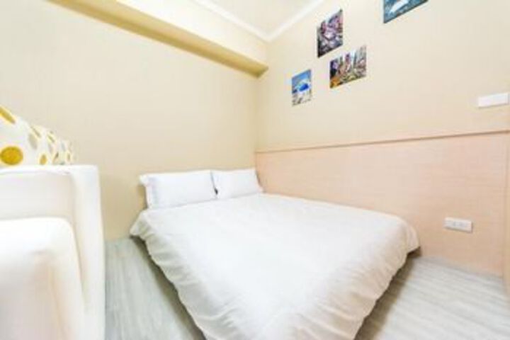 Room 3 of 13