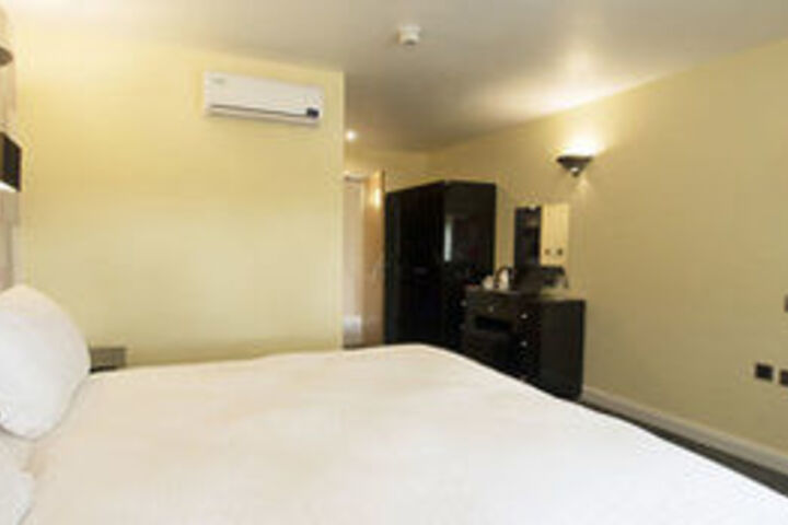 Room 15 of 23