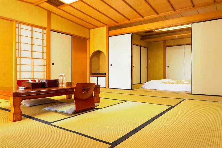 Room 7 of 22