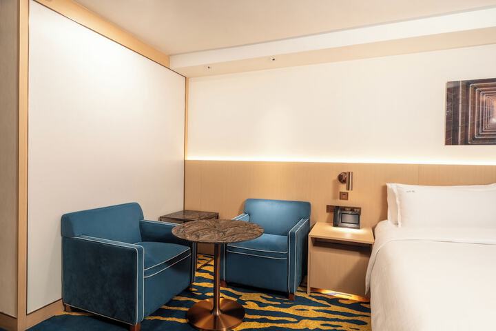 Room 32 of 55