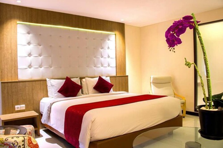 Room 14 of 30