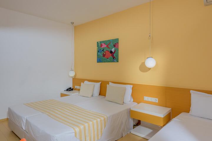 Room 34 of 73
