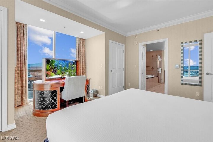 Room 15 of 74