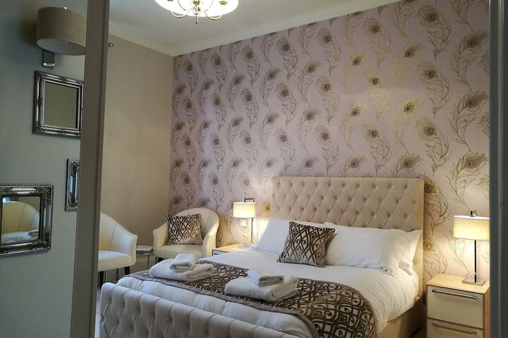 Room 25 of 103