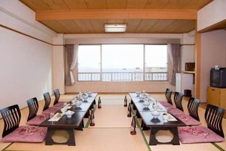 Room 13 of 50