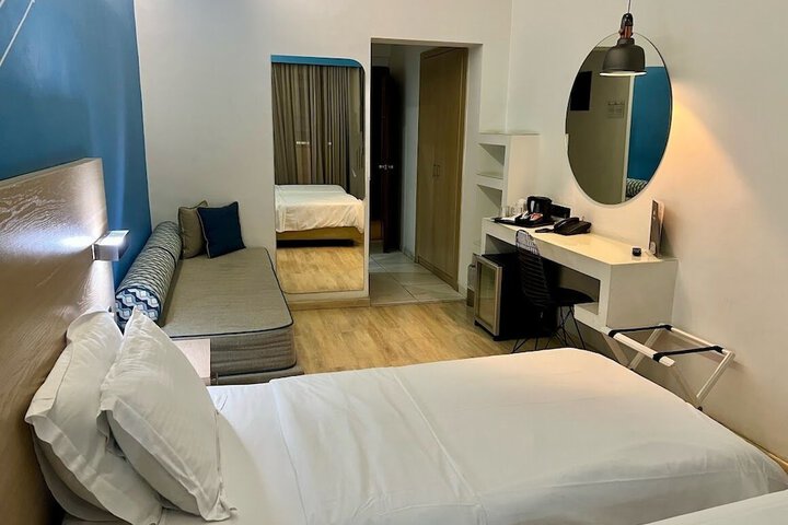 Room 34 of 98