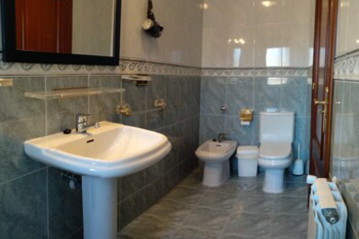 Room 5 of 37