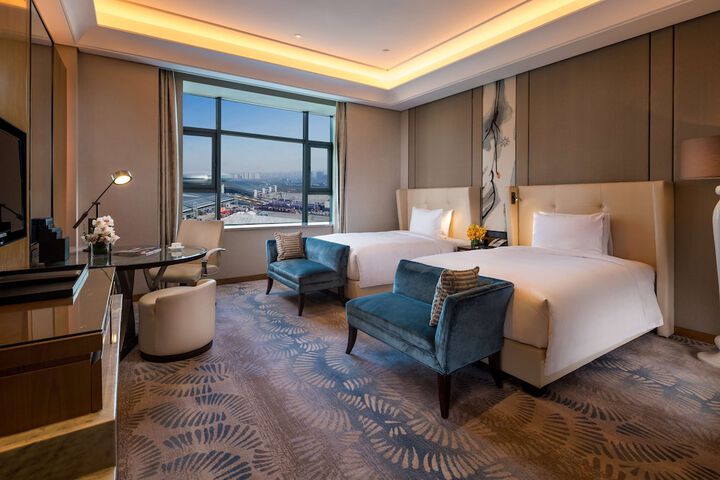 Room 21 of 136