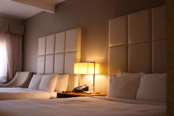 Room 3 of 10