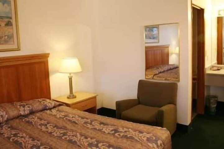 Room 6 of 52