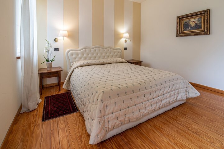 Room 10 of 54