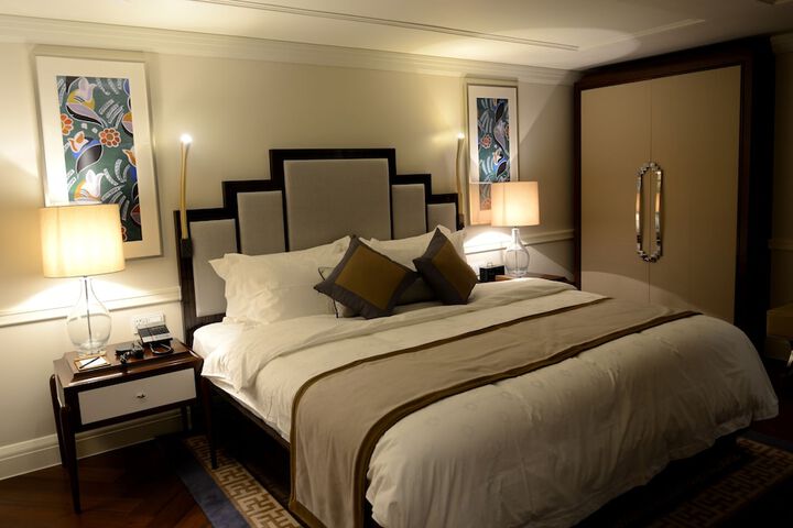 Room 11 of 36