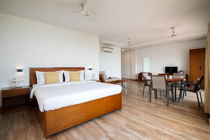 Room 5 of 36