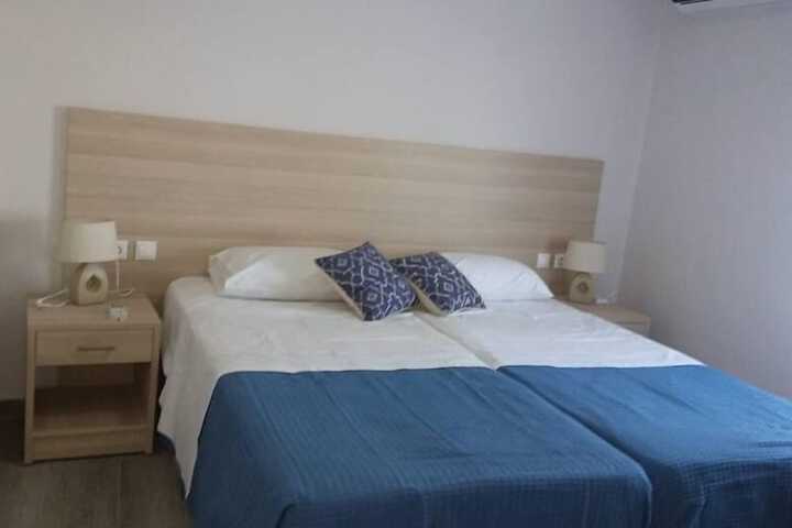 Room 2 of 17